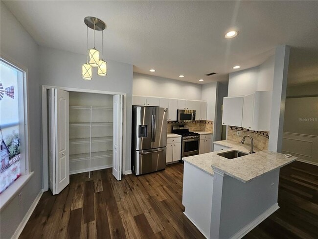 Building Photo - 7715 Bristol Park Dr