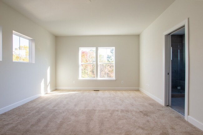 Building Photo - 5227 Ridgeview Retreat Dr