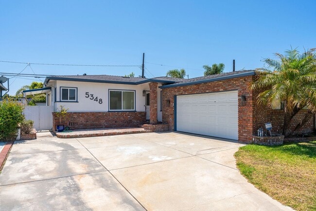 Building Photo - Beautiful Hawthorne Rental In Hollyglen!