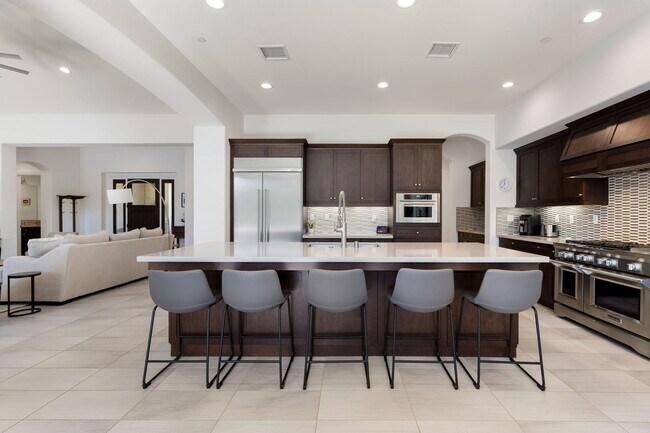 Building Photo - 81805 Four Seasons Pl