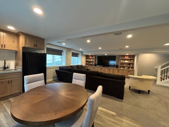 Building Photo - 5 Bedroom 3.5 Bathroom, plus bonus room, Home in Lehi Utah!