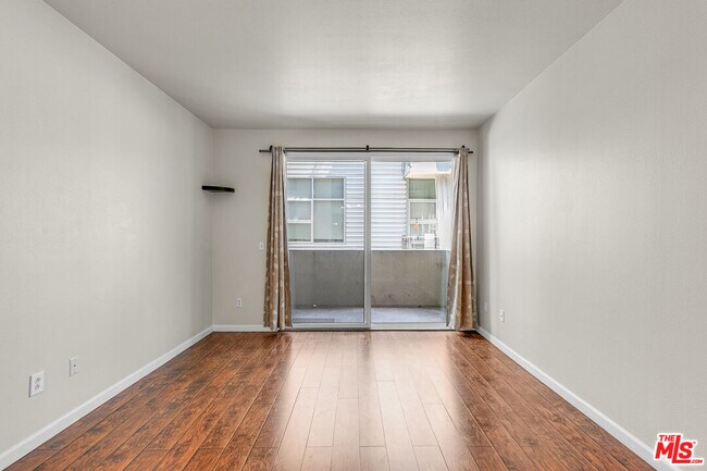 Building Photo - 4060 Glencoe Ave