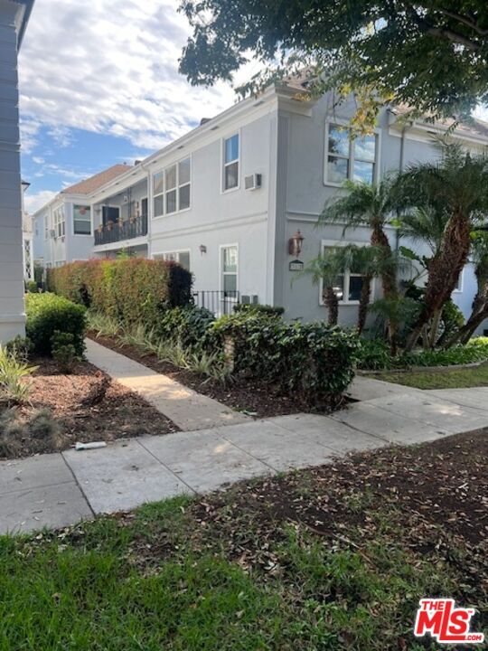 Primary Photo - 312 S Reeves Dr