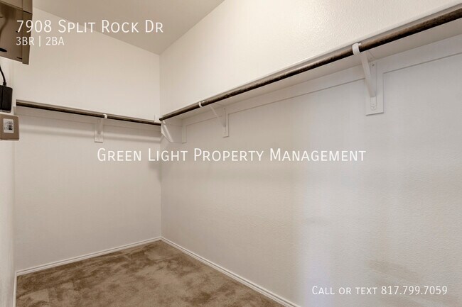 Building Photo - 7908 Split Rock Dr