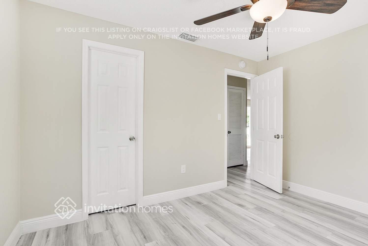 Building Photo - 3213 Sutton Dr