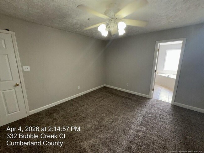 Building Photo - 332 Bubble Creek Ct