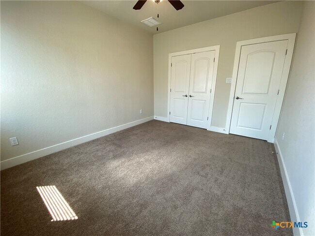 Building Photo - 725 Milestone Pk