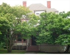 Building Photo - 682 Rock St
