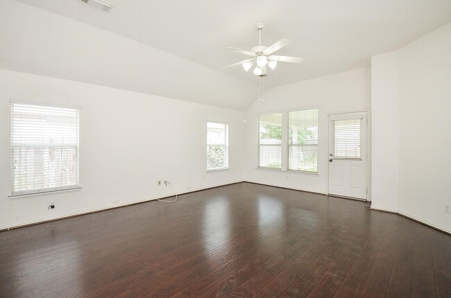Building Photo - 7038 Cornflower Ln