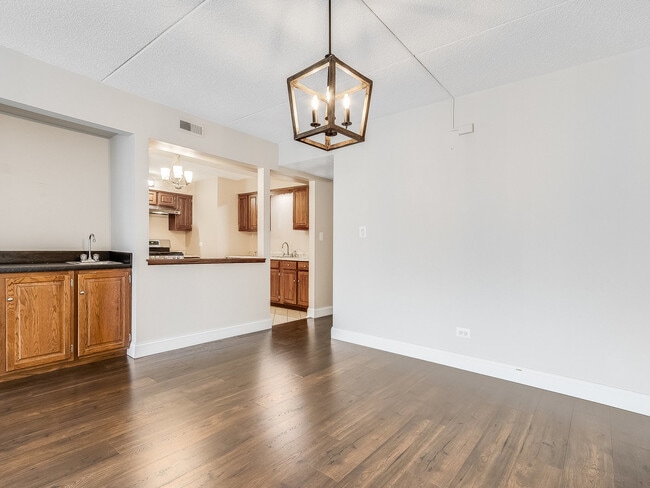 Building Photo - 7 Cinnamon Creek Dr