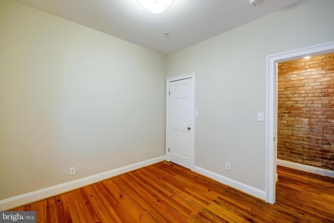 Building Photo - 1543 6th St NW