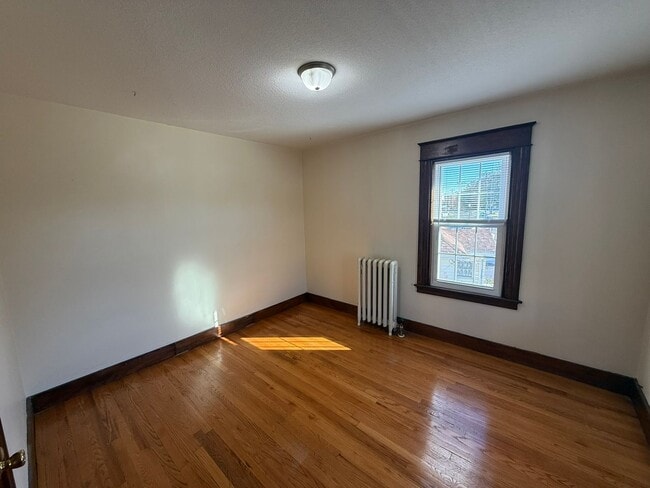 Building Photo - 565-567 East Street