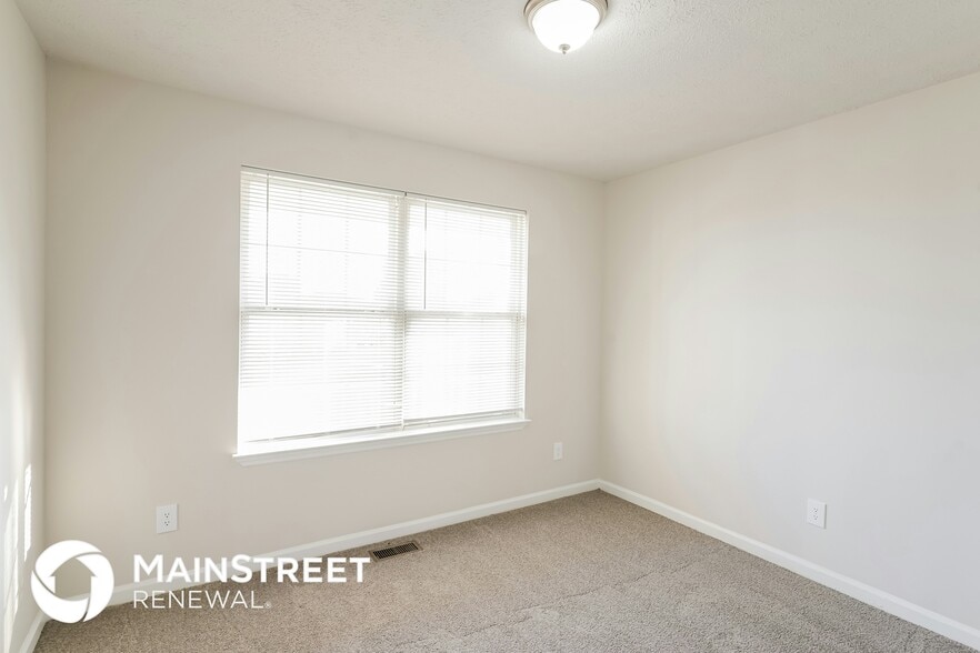 Building Photo - 1030 Heydel Cir