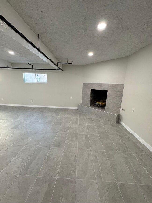 Building Photo - Newly Renovated 1bedroom in Harbor City - ...