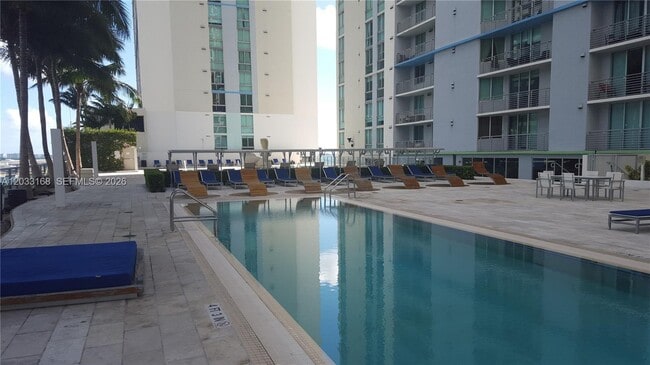 Building Photo - 335 S Biscayne Blvd