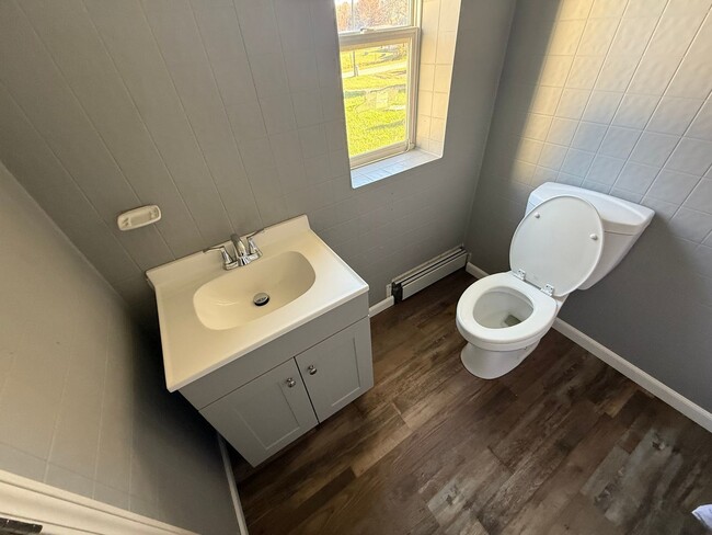 Building Photo - Four Bedroom, Two Plus Bathroom House in Morley with a View