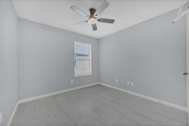 Building Photo - 3828 Landon Park Dr