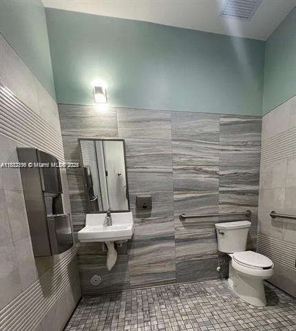 Building Photo - 8201 NW 41st St