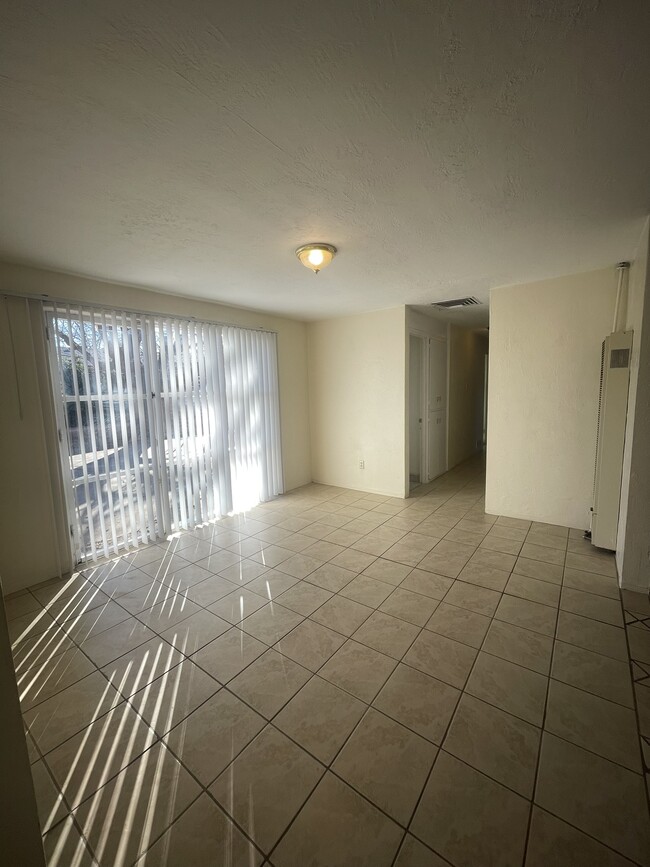 Building Photo - 3112 Colorado St NE