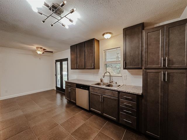 Building Photo - 6600 Lakeside Dr