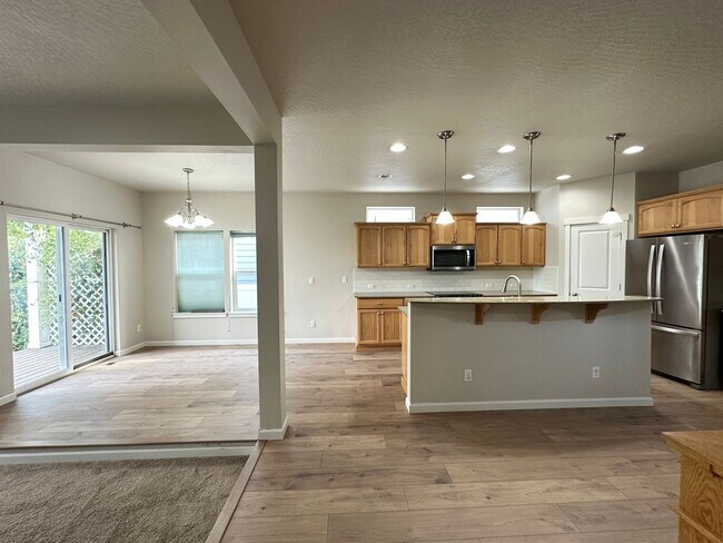 Building Photo - Cda Place Home