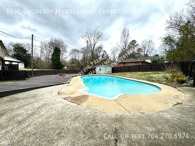 Building Photo - Stunning 4BR/3BA Home in Charlotte!
