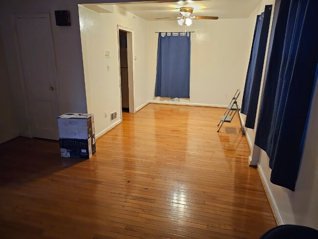 Building Photo - 5724 Chillum Pl NE