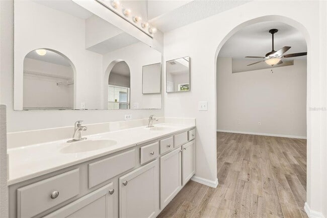 Building Photo - 624 Blake Ave