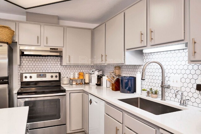 Building Photo - 11735 SW Butte Ln