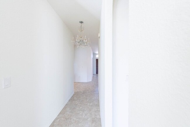 Building Photo - 4 Bedroom 2 Bathroom Ready to rent April 1st, 2026