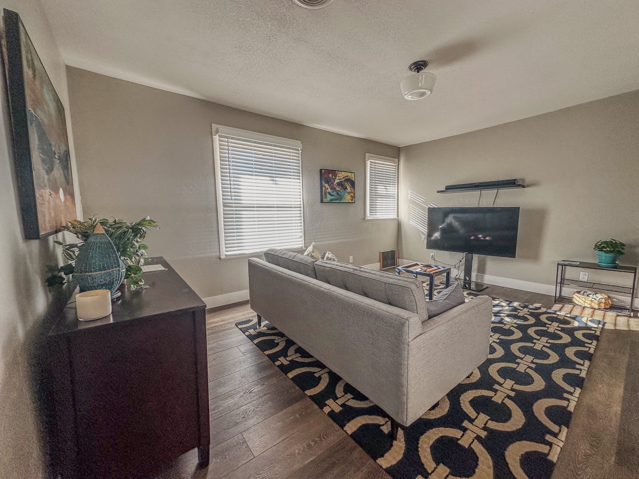 Building Photo - 5532 N Haight Ave