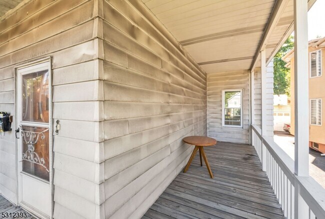 Building Photo - 182 Belleville Ave