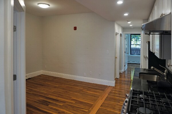 Building Photo - 315 Freeport St