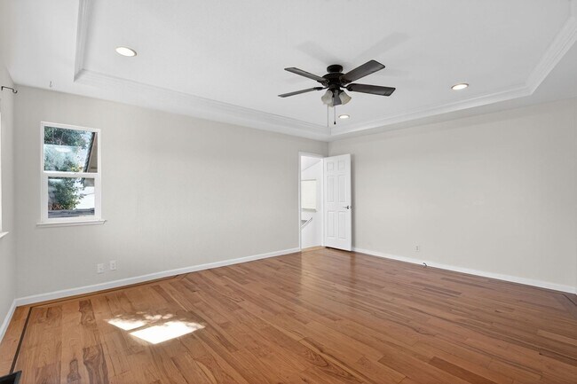 Building Photo - 2230 Sol St