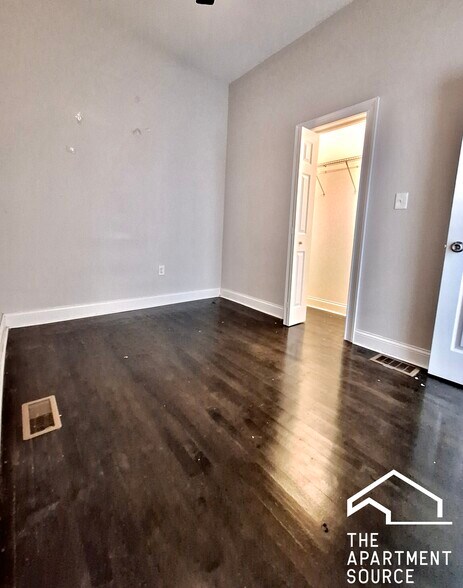 Building Photo - 2030 W 23rd St