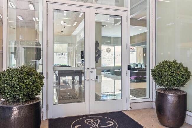 Building Photo - 9870 Gaylord Dr