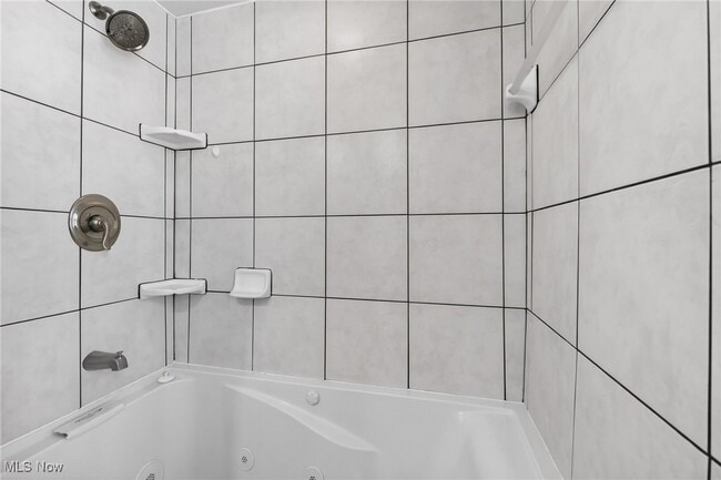 Building Photo - 8310 Broadview Rd