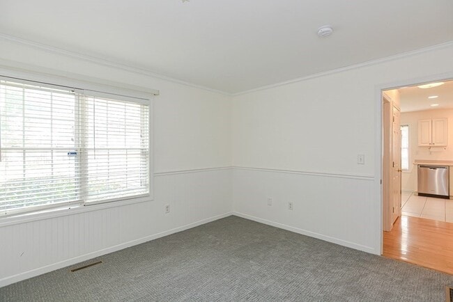 Building Photo - 123 Lordvale Blvd