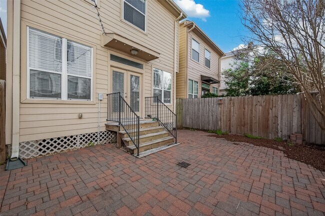 Building Photo - 5708 Petty St