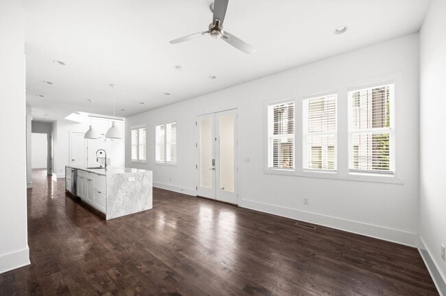 Building Photo - Modern 3BR/3.5BA home in Sylvan Summit, just minutes from downtown!