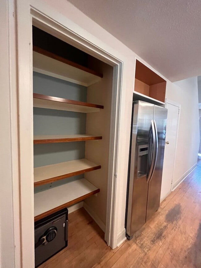 Building Photo - 2bed/1.5bath