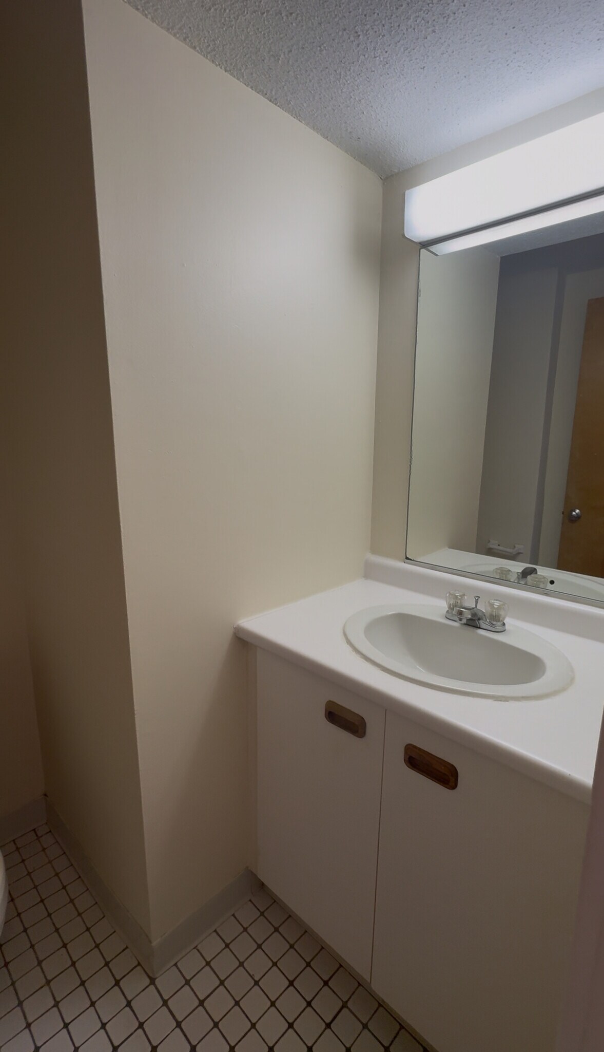 Building Photo - 142 North Beacon St