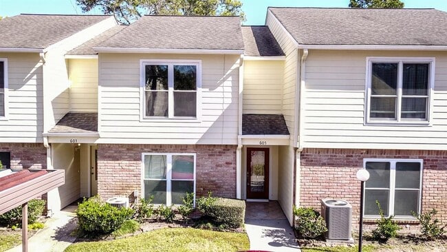 Building Photo - 14515 Wunderlich Dr