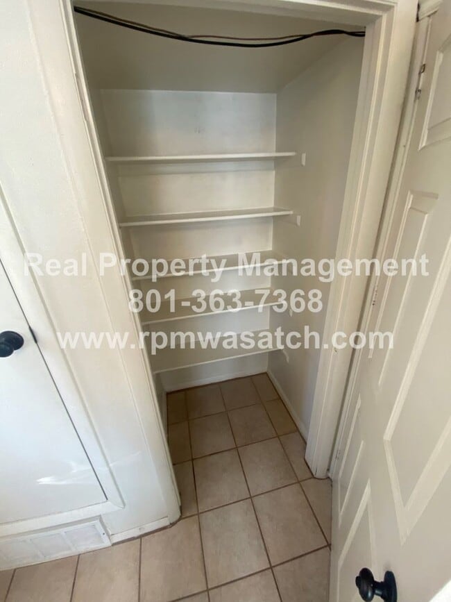 Building Photo - Cozy 1 bedroom loft townhome in Kearns