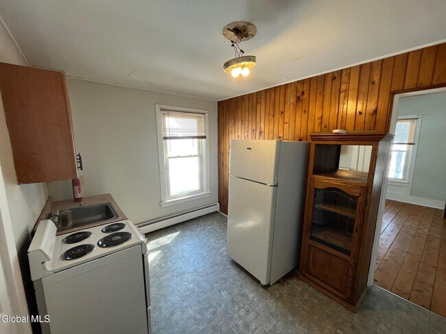 Building Photo - 372 NY-43