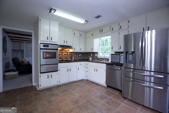 Building Photo - 3328 Mountain Hollow Dr