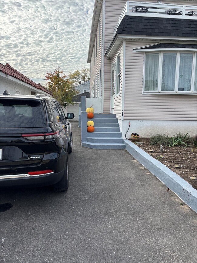 Building Photo - 412 W Hudson St