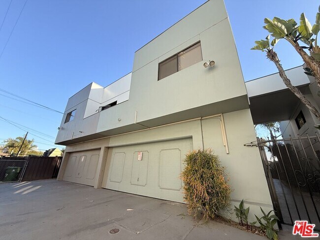 Building Photo - 1531 Cabrillo Ave