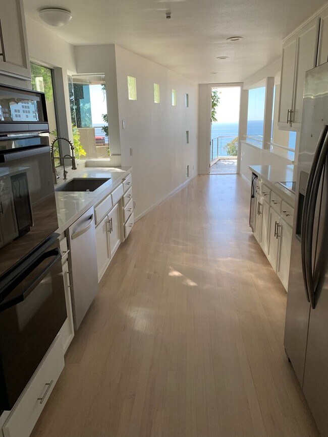 Building Photo - OCEAN VIEW Home for Rent! Please contact Wayne at (818) 261-9881 or wbutts9661@gmail.com for more...