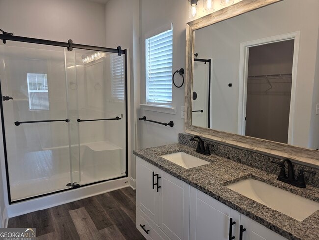 Building Photo - 123 Susan Dr